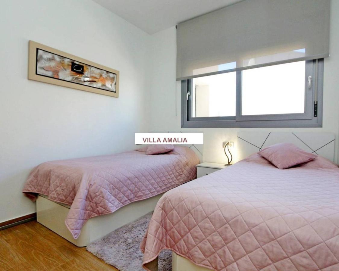 Beach Apartment Amalia Torrevieja Exteriör bild