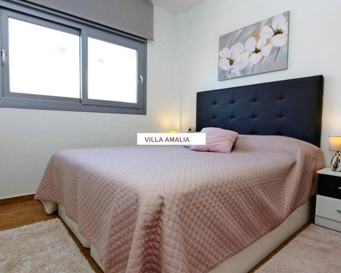 Beach Apartment Amalia Torrevieja Exteriör bild