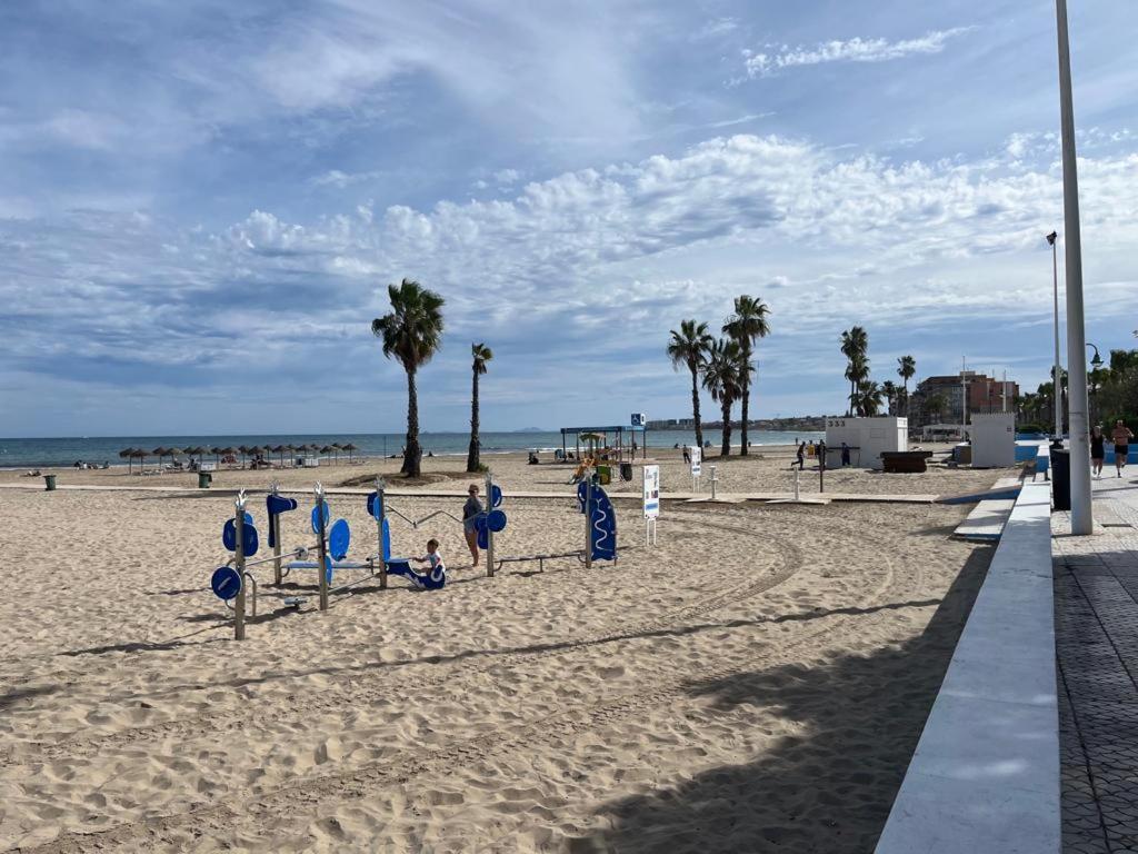 Beach Apartment Amalia Torrevieja Exteriör bild